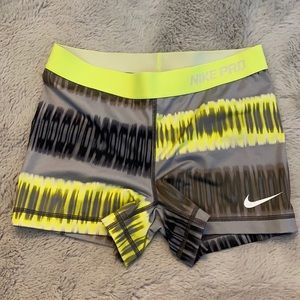 NIKE PROS. Size M. Like brand new!